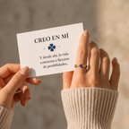 Anillo Trébol Zafiro  – Fortuna y Nuevos Comienzos
