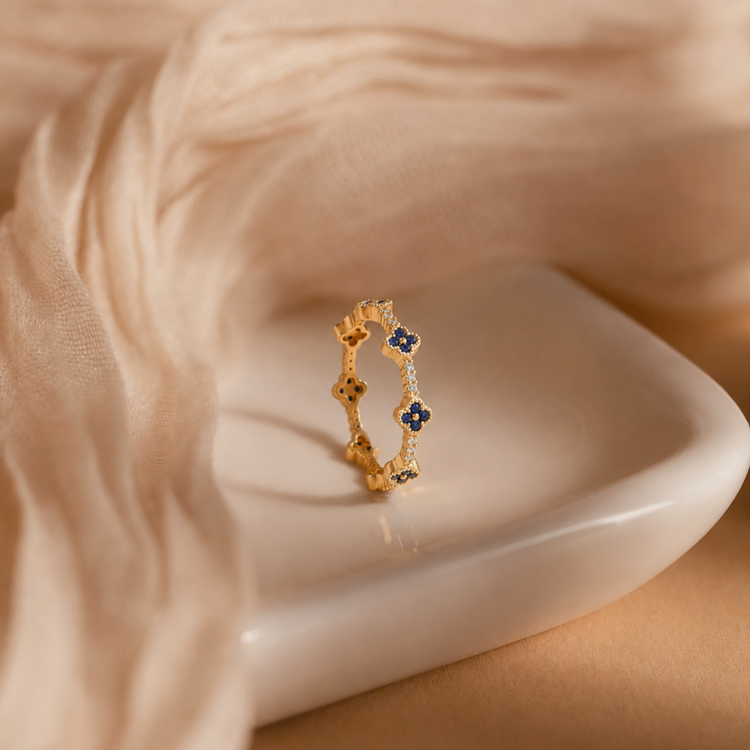Anillo Trébol Zafiro  – Fortuna y Nuevos Comienzos