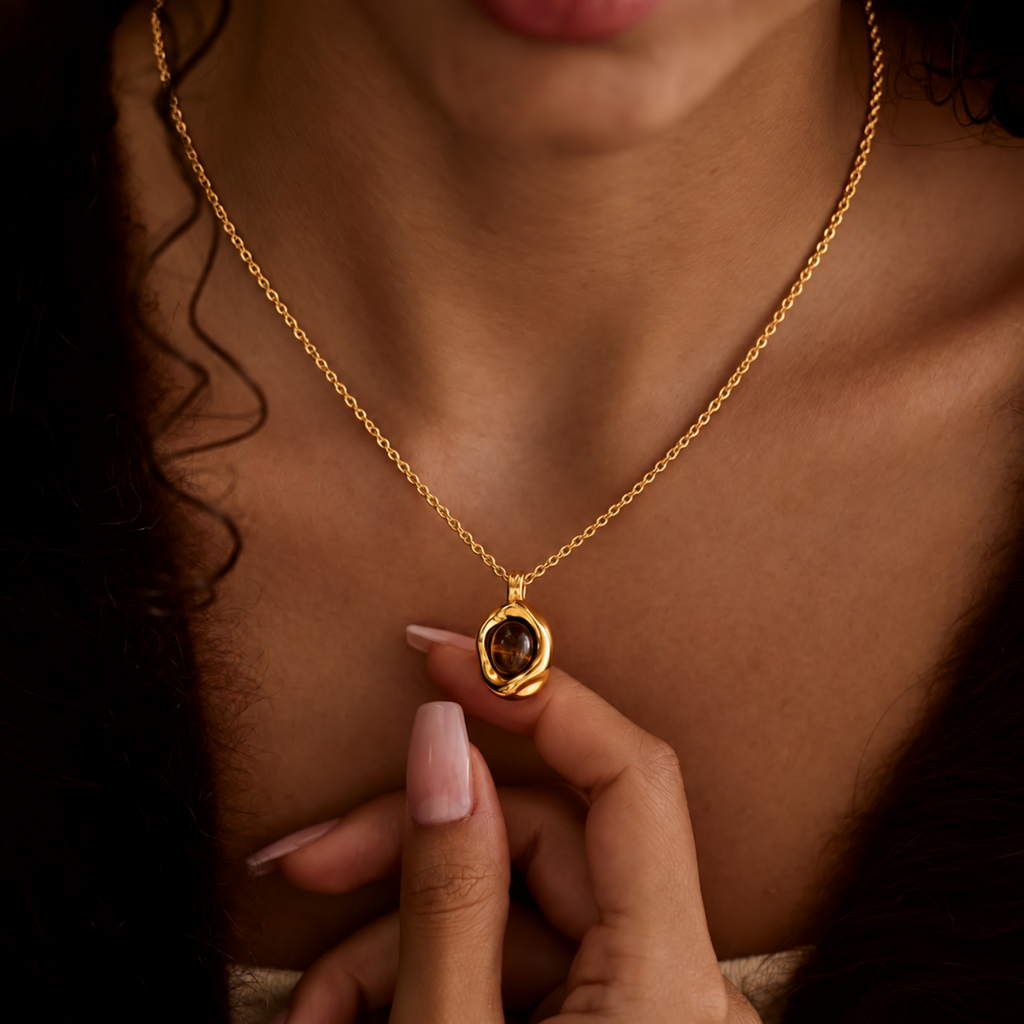 Collar Brújula Interior – Ojo de Tigre
