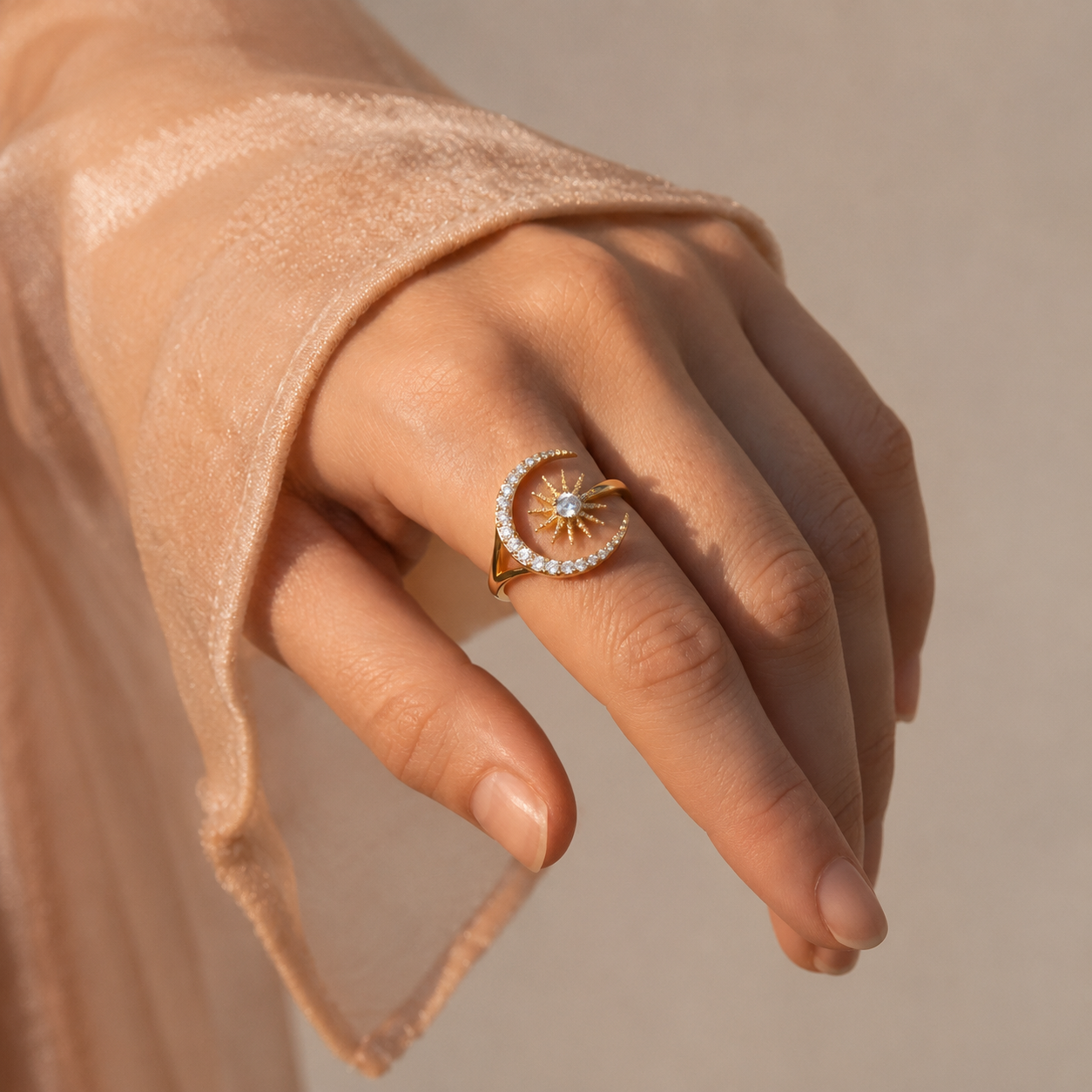 Anillo Luna Creciente — Renacer en Luz