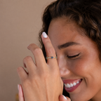Anillo Trébol Zafiro  – Fortuna y Nuevos Comienzos