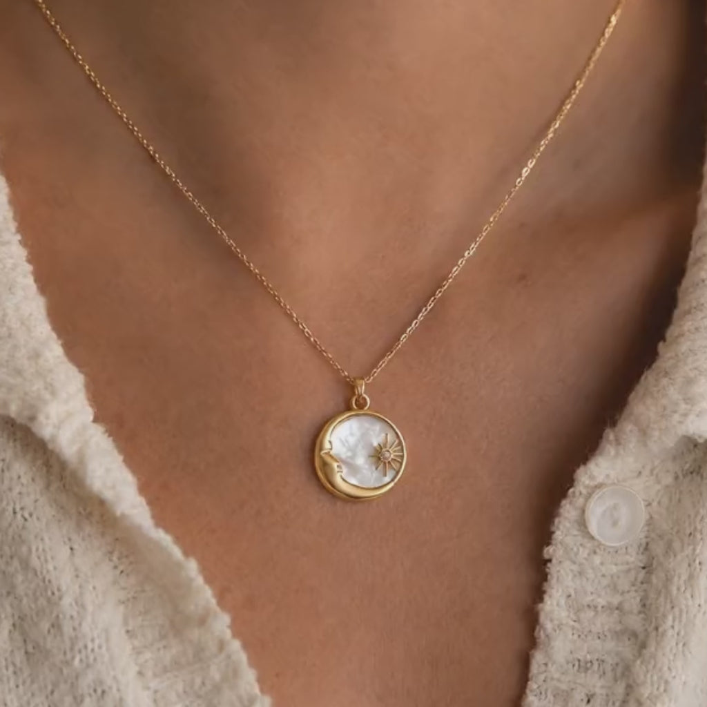Collar Luz entre las Nubes – Luna y Estrella