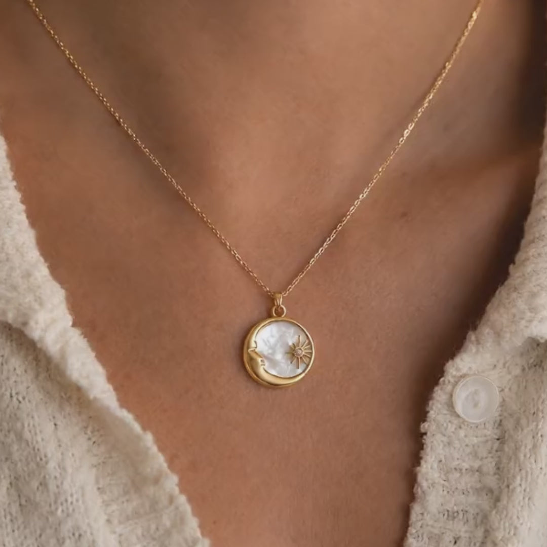 Collar Luz entre las Nubes – Luna y Estrella